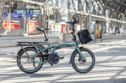Tern Vektron E-Faltrad im Stadtverkehr