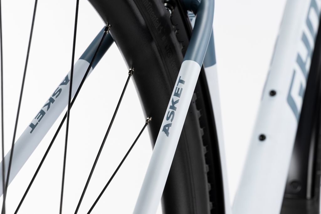 Ghost Asket EQ C1 Gravel Bike, Detailansicht mit Gepäckträger und Schutzblech