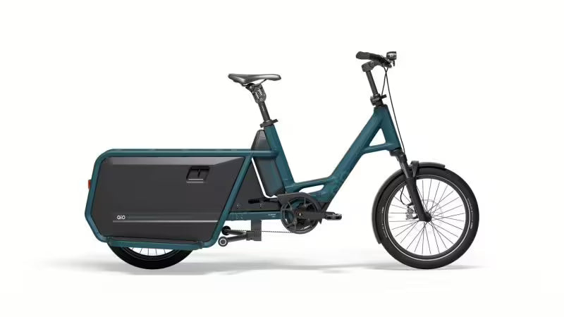 QiO Long CLAx E-Cargorad in Petrol Blue Matt – E-Lastenrad mit Schwalbe Pick-Up Reifen