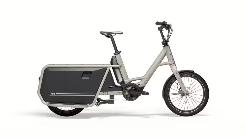 QiO Long P9 E-Cargorad in Lunar White Matt – Lastenrad mit Schwalbe Pick-Up Reifen