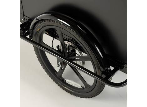 Cargobike Classic Box – Detailansicht Vorderrad mit Magnesiumfelge und Schutzblech