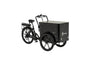 Cargobike Flex Box E-Lastenrad Dreirad schwarz – Seitenansicht links mit geschlossener Transportbox