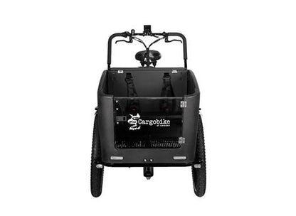 Cargobike Flex Nova Dog – Nova-Box von vorne mit Sicherheitsgurten