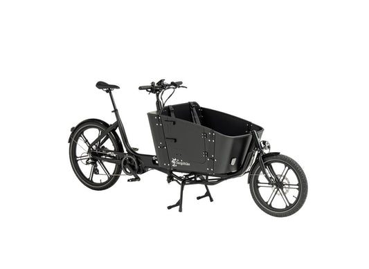 Cargobike Long Lite Long-John-Lastenrad schwarz – Schrägansicht mit Frontbox