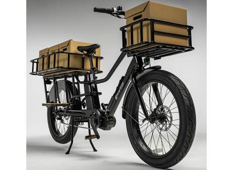 Cargobike Frontkorb für das Longtail Varia in Schwarz, freistehend – Frontansicht