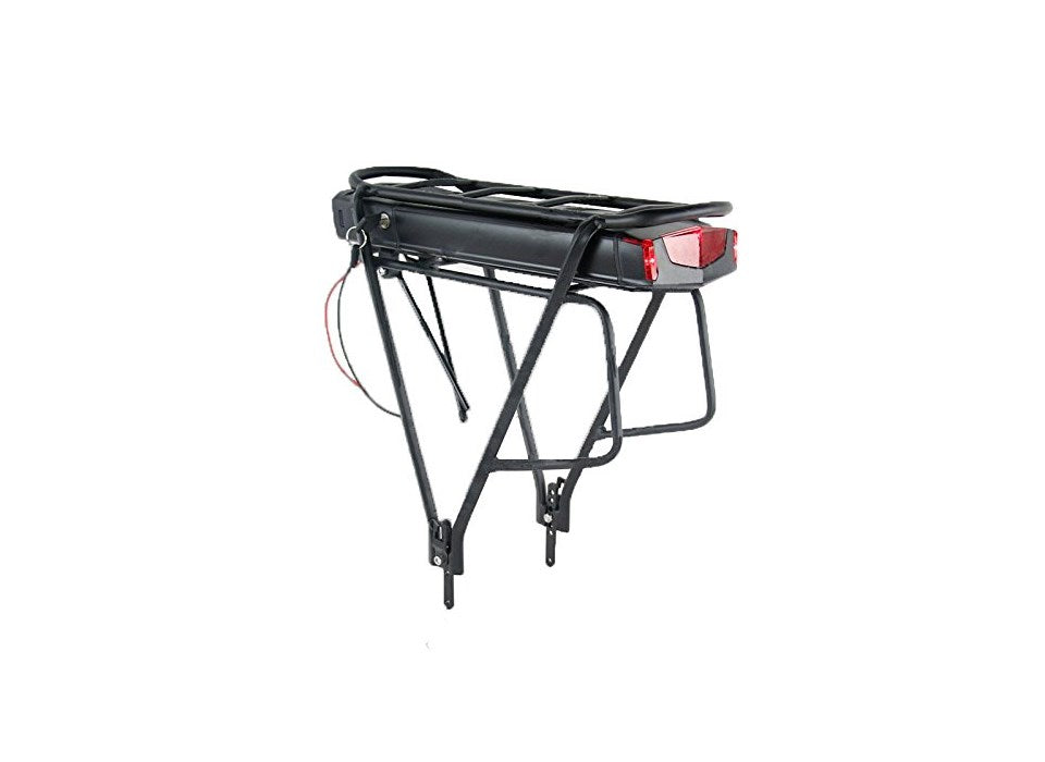 Cargobike Gepäckträger für das Classic in Schwarz mit Rücklicht – schräge Seitenansicht