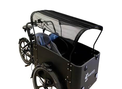 Cargobike Sonnenschutz 4 Kinder – wird über den vorhandenen Verdeckrahmen gezogen